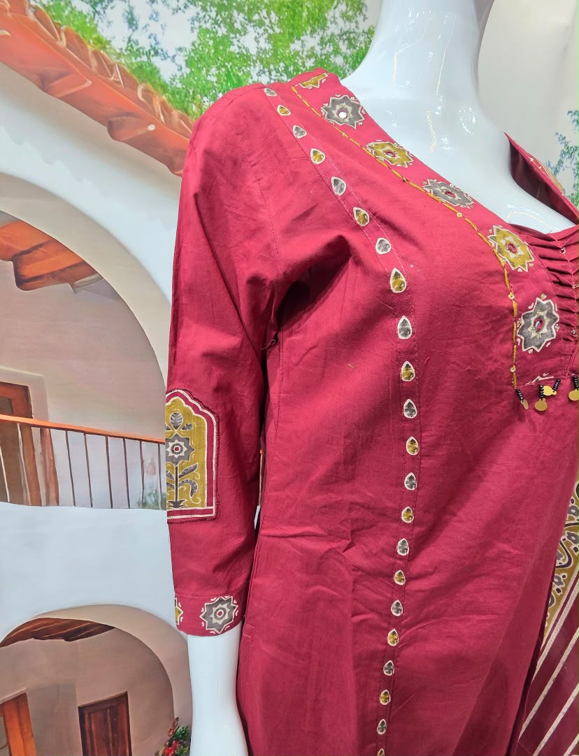 Women’s Maroon Printed Kurti Pant & Dupatta Set