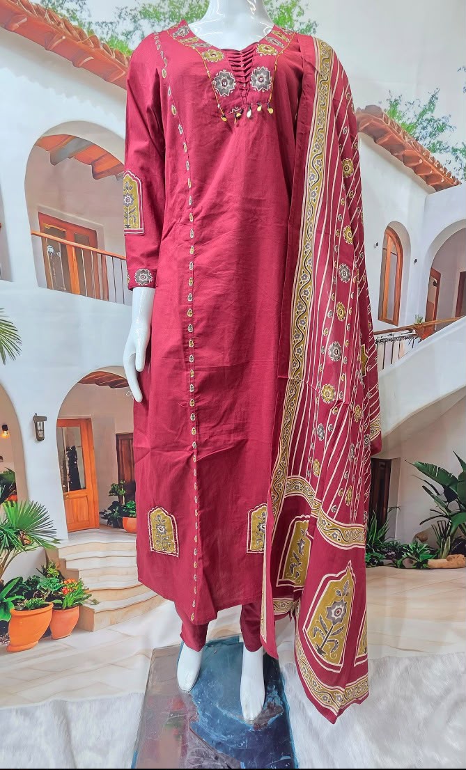 Women’s Maroon Printed Kurti Pant & Dupatta Set
