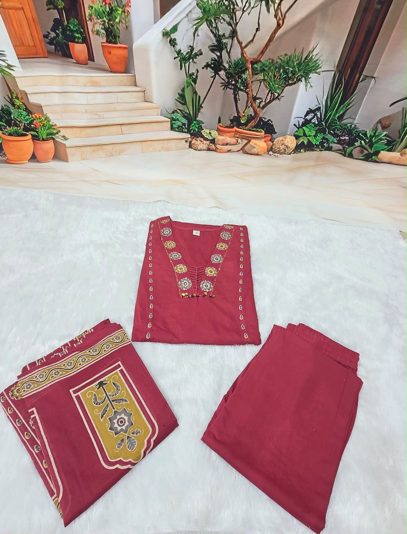 Women’s Maroon Printed Kurti Pant & Dupatta Set